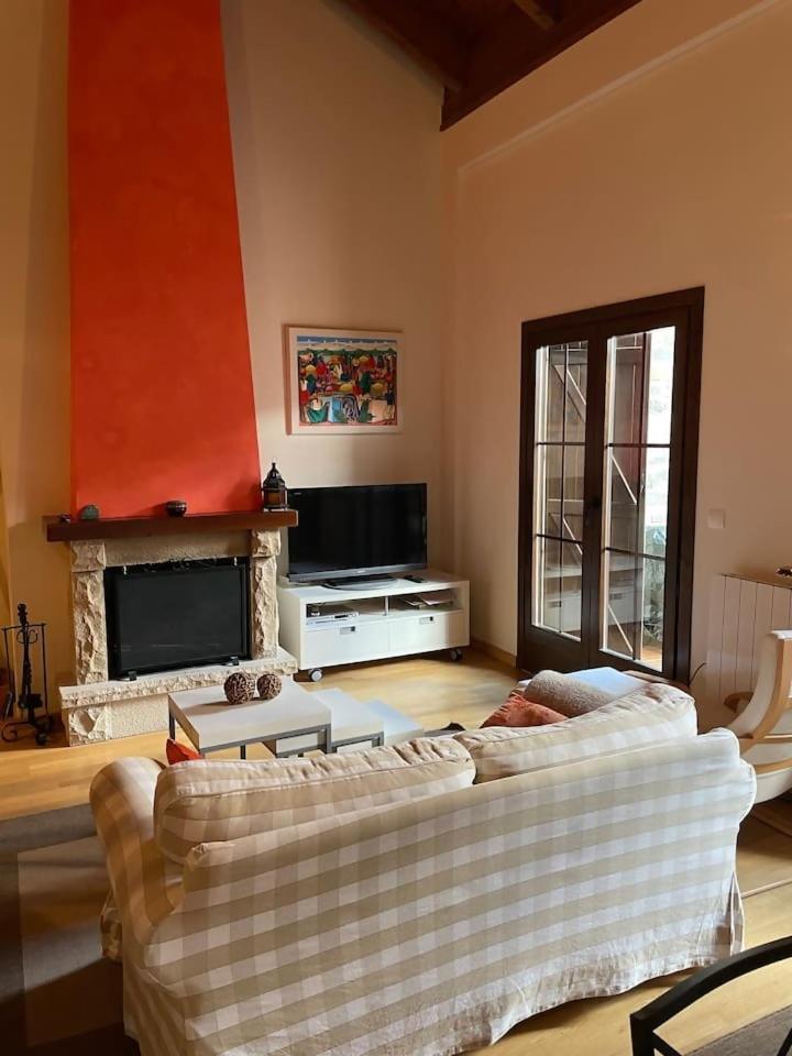 Coqueto Apartamento Duplex Фискал Екстериор снимка
